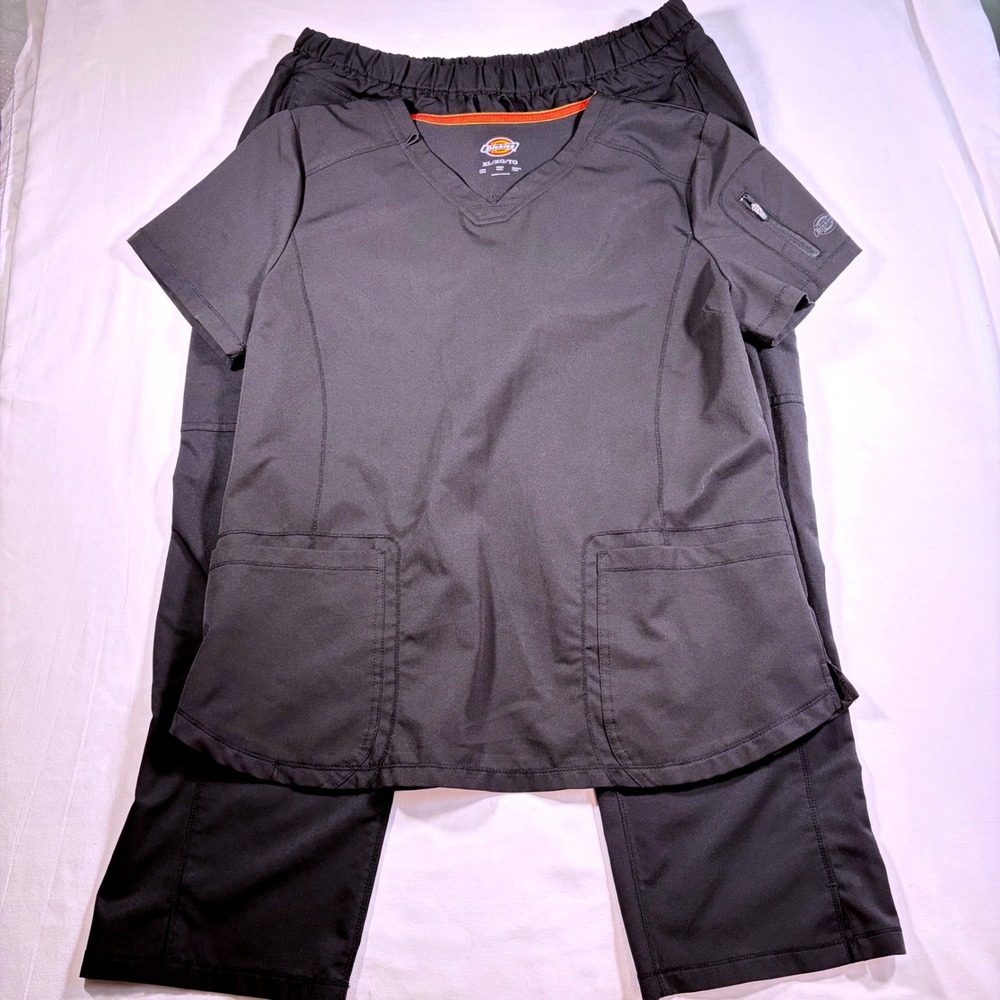 Dickies Dynamix Womens Scrub Set XL Black V-Neck Top & Petite Cargo Pants DK130P